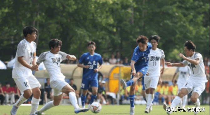 包含比勒菲尔德球风积极主动，给对手制造不小压力的词条