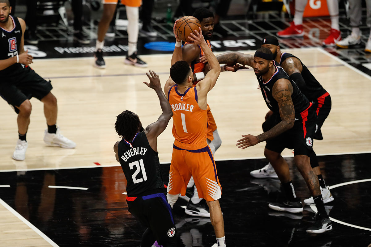 浓眉哥经典对决，塔图姆与50激战尤文图斯分钟，夺冠胜负难料！