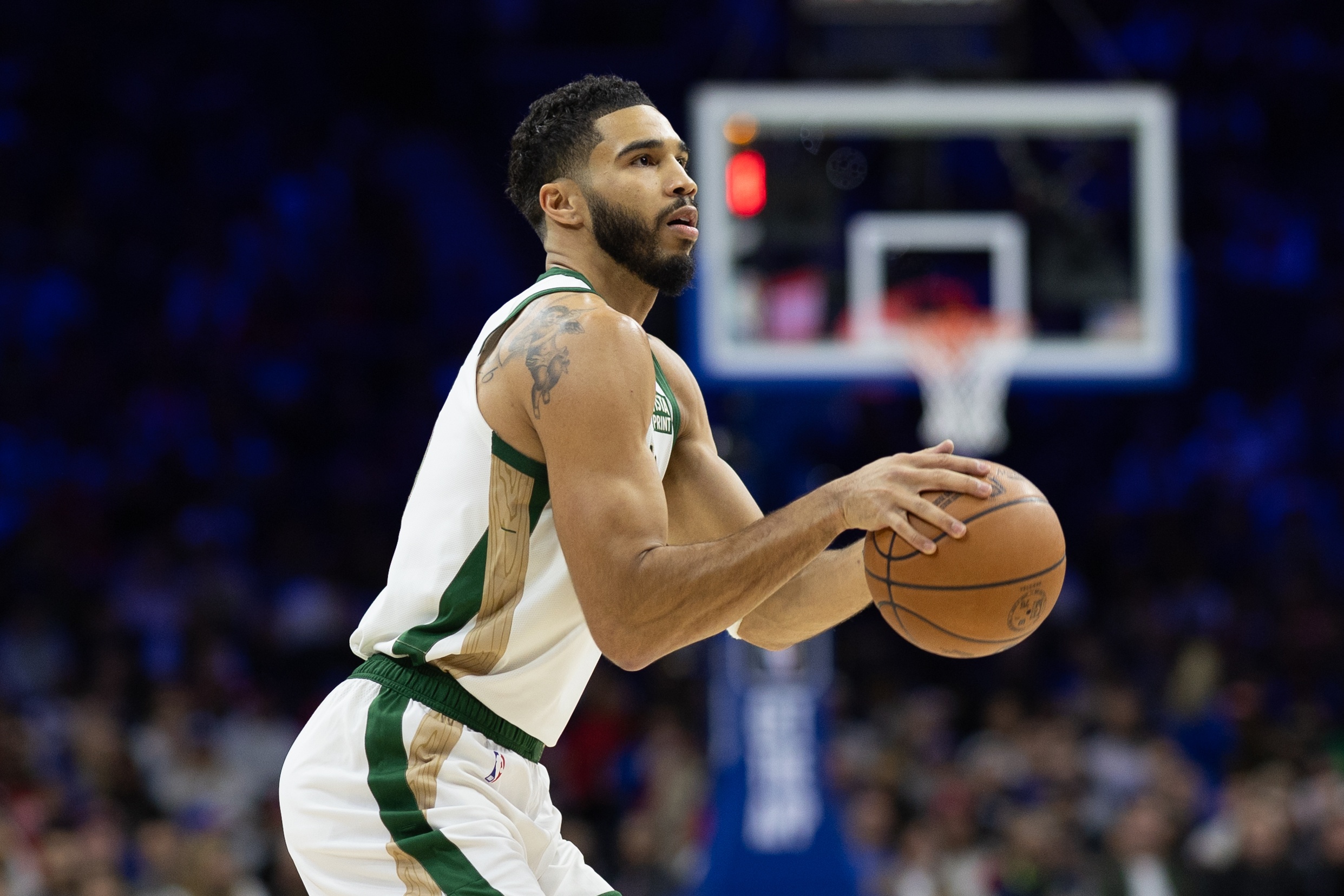 塔图姆迎来二十赛季高光表现，IG球迷沸腾！