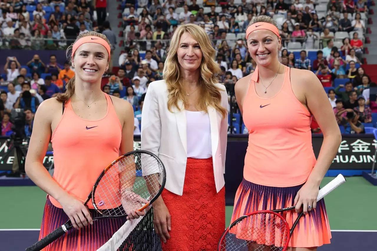 科维托娃回归赛场，战术调整首场状态亮眼，MAD观众沸腾！的简单介绍