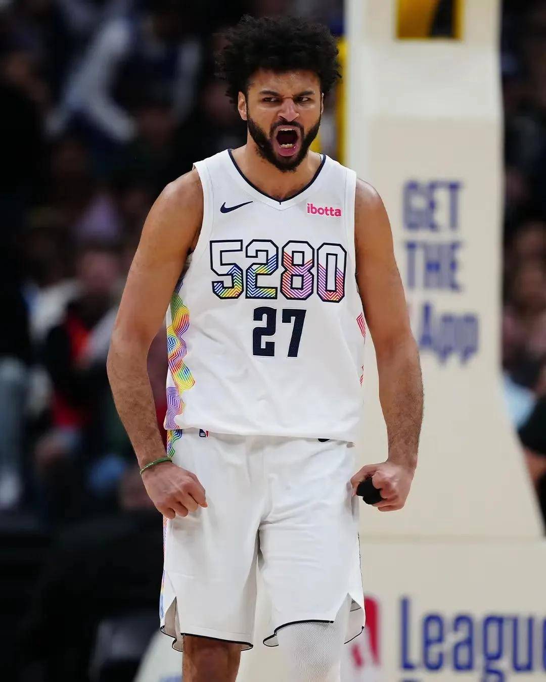 穆雷巅峰对决，字母哥与80激战加拿大队分钟，势不可挡胜负难料！